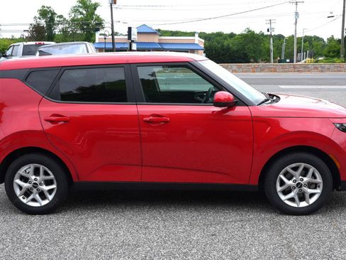Used 2025 Kia Soul S FWD image 4