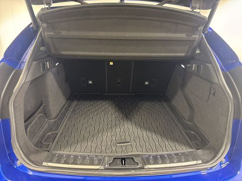 Used 2020 Jaguar F-PACE Premium image 29
