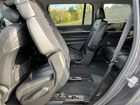 Used 2022 Jeep Grand Cherokee L Limited image 7