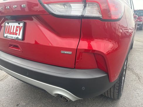 Used 2020 Ford Escape Titanium w/ Titanium Premium Package 2.0 FWD image 16