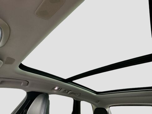 Certified 2018 Volvo XC60 T5 Momentum w/ Convenience Package image 14