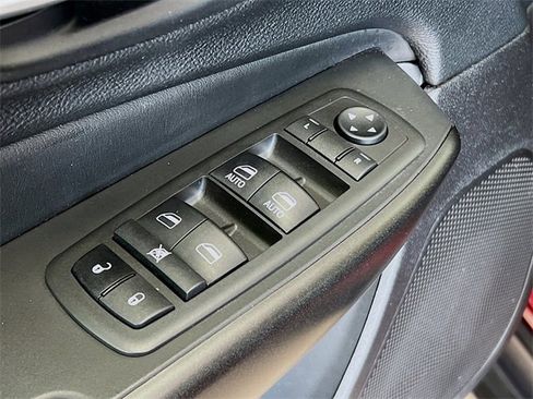 Used 2021 Jeep Cherokee Trailhawk w/ Comfort/Convenience Group image 19