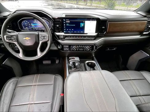 Used 2024 Chevrolet Silverado 1500 High Country w/ High Country Premium Package AWD/4WD image 14