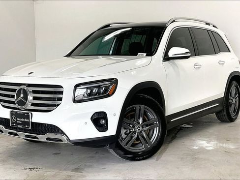 Used 2026 Mercedes-Benz GLB 250 4MATIC image 2