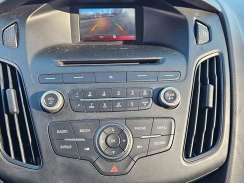 Used 2016 Ford Focus SE w/ SE Sport Package image 21