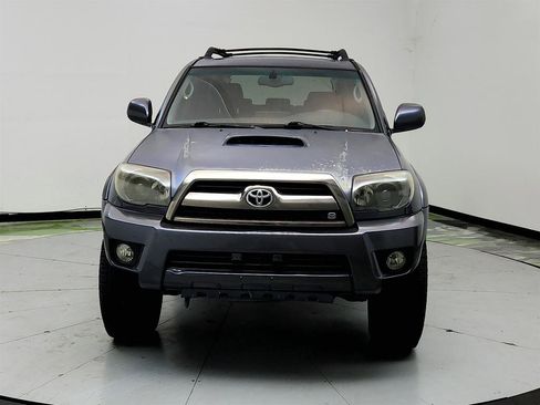 Used 2006 Toyota 4Runner SR5 AWD/4WD image 2