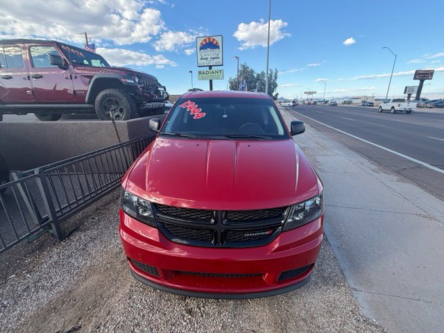 Used 2020 Dodge Journey SE w/ Blacktop Package FWD image 2