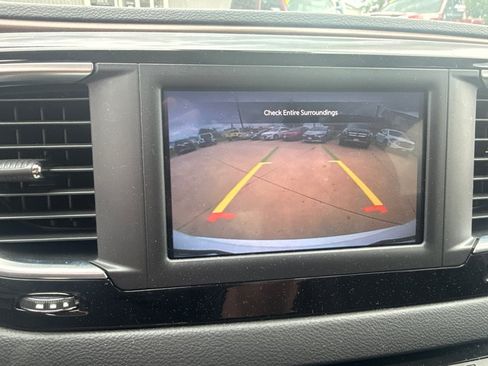 Used 2024 Chrysler Voyager LX FWD image 23