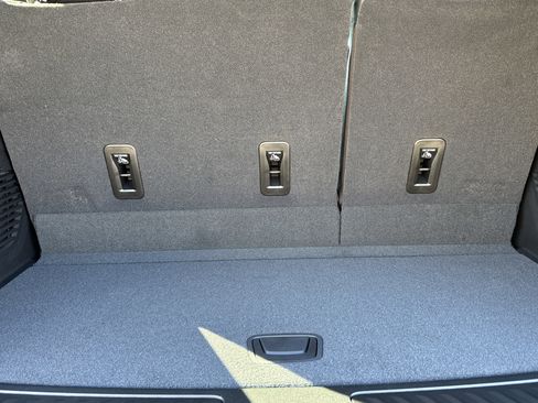 New 2026 GMC Yukon Elevation image 33