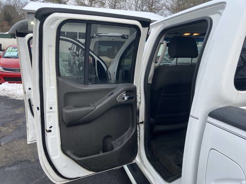 Used 2005 Nissan Frontier NISMO image 18