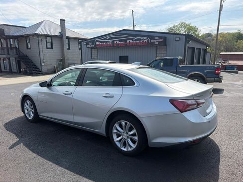 Used 2021 Chevrolet Malibu LT FWD image 3