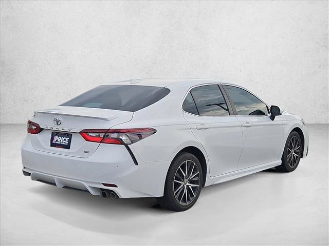 Used 2021 Toyota Camry SE w/ Convenience Package FWD image 2