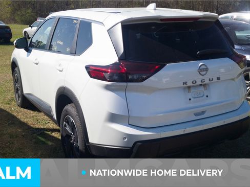 Used 2025 Nissan Rogue SV image 5
