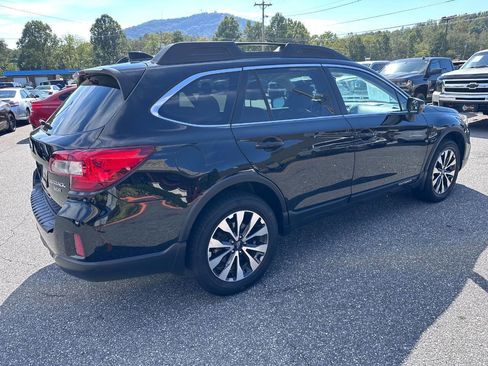 Used 2016 Subaru Outback 3.6R Limited image 7