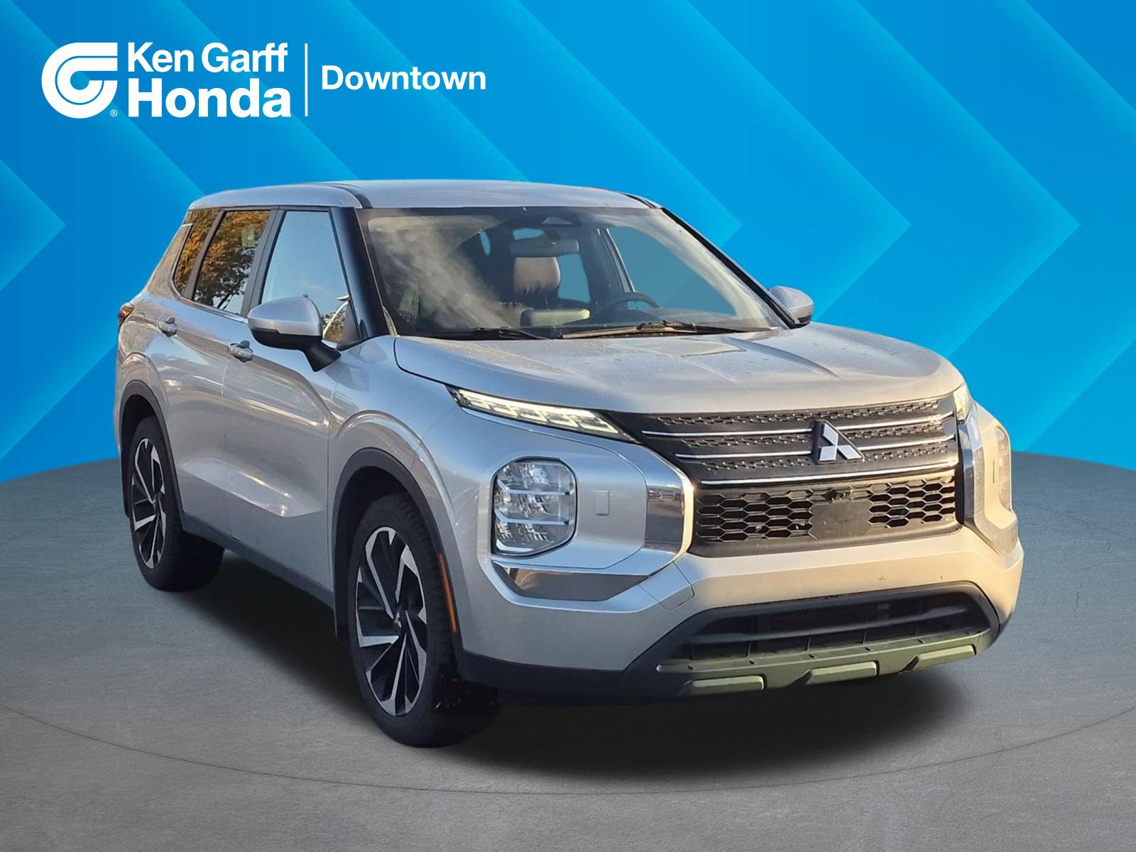 Used 2022 Mitsubishi Outlander ES AWD/4WD image 1