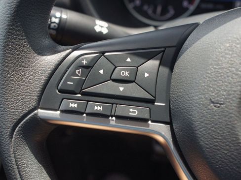 Used 2024 Nissan Sentra SV FWD image 8