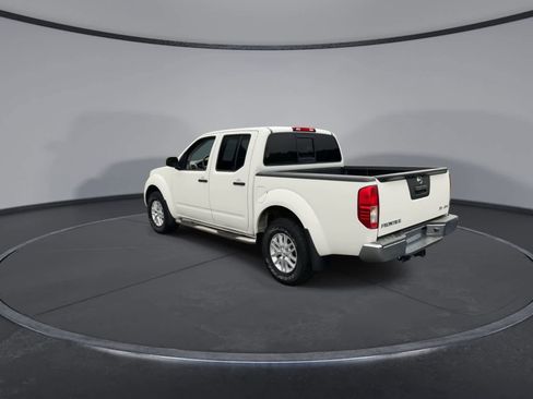 Used 2018 Nissan Frontier SV AWD/4WD image 6