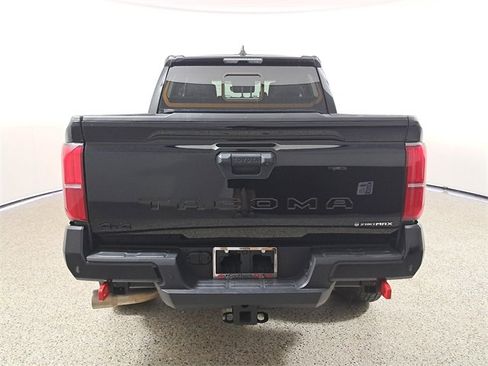 Used 2024 Toyota Tacoma TRD Off-Road image 6