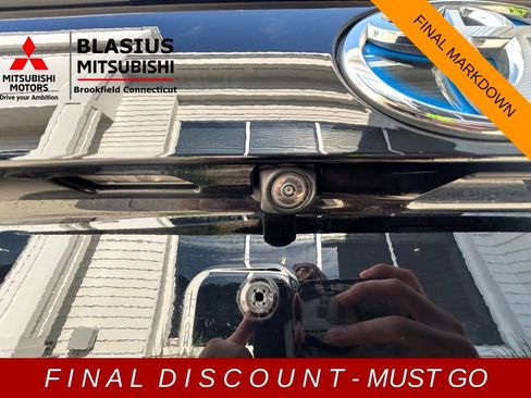 Used 2023 Toyota RAV4 Limited image 12