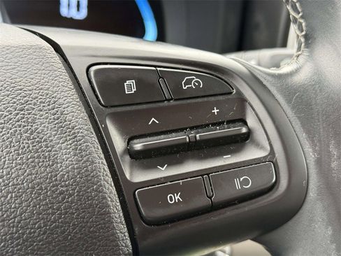 Certified 2023 Hyundai Venue SEL w/ Cargo Package image 18