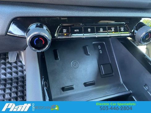Used 2025 Chevrolet Silverado EV LT AWD/4WD image 27