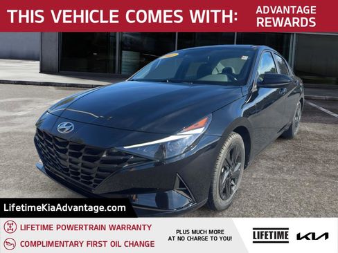 Used 2023 Hyundai Elantra Blue image 1