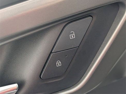 Certified 2024 Chevrolet Traverse LT image 7