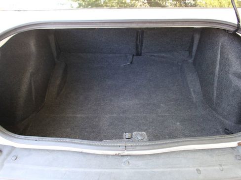 Used 2015 Dodge Challenger SRT w/ Technology Group image 18