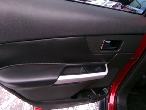 Used 2013 Ford Edge Limited image 33