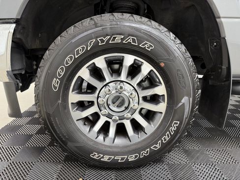 Used 2022 Ford F250 Lariat w/ Lariat Value Package image 32