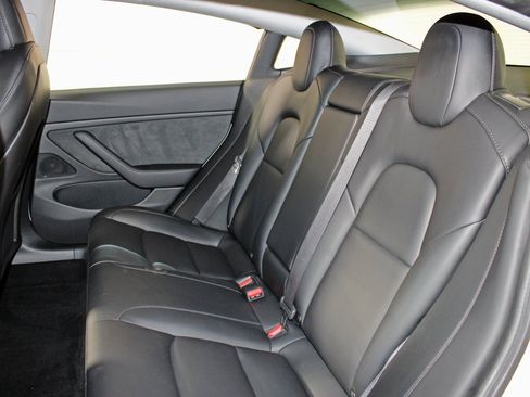 Used 2020 Tesla Model 3 Performance image 29