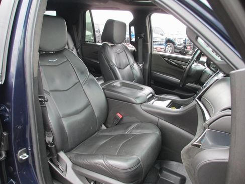 Used 2019 Cadillac Escalade Platinum image 23