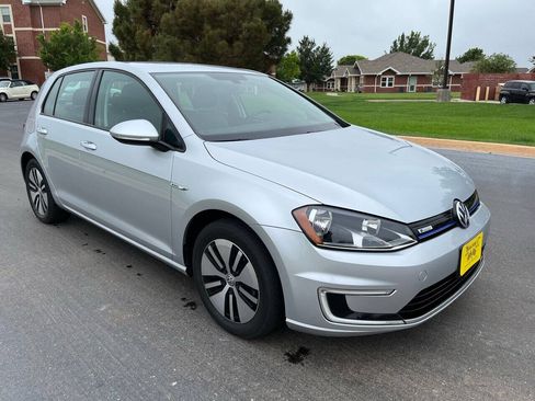 Used 2016 Volkswagen e-Golf SE w/ DC Fast Charging Package FWD image 8