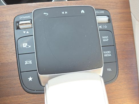 Used 2024 Mercedes-Benz GLE 350 4MATIC image 33