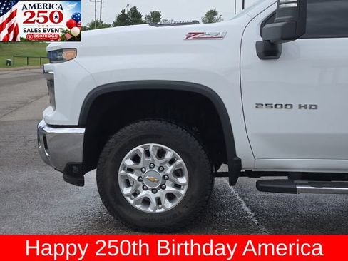 Used 2025 Chevrolet Silverado 2500 LT AWD/4WD image 8