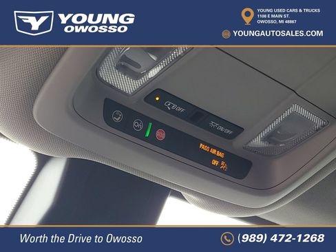 Used 2024 GMC Terrain SLE w/ Driver Convenience Package FWD image 21
