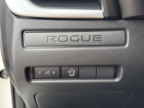 Used 2023 Nissan Rogue S FWD image 33