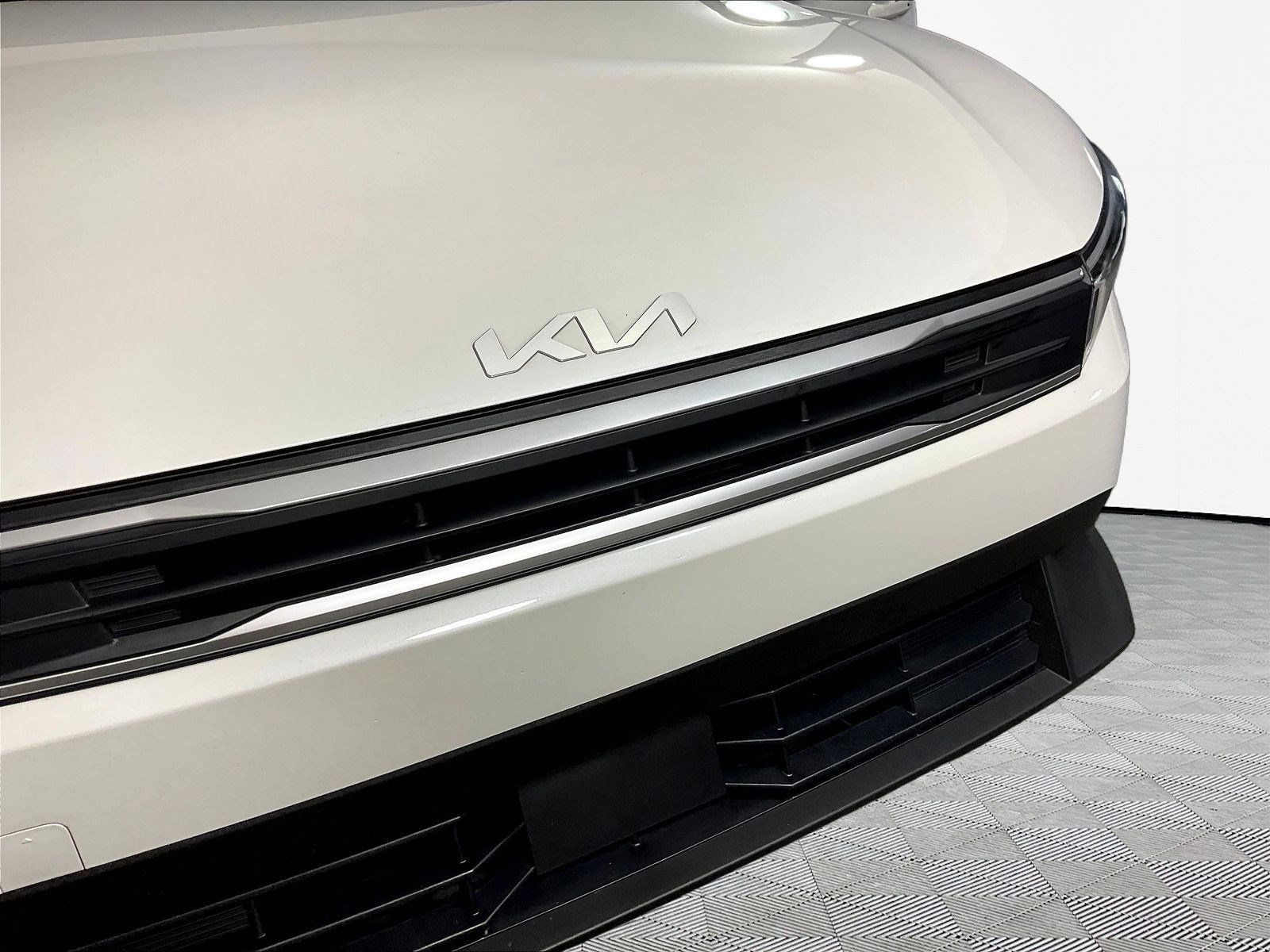 Certified 2025 Kia K4 FWD image 32
