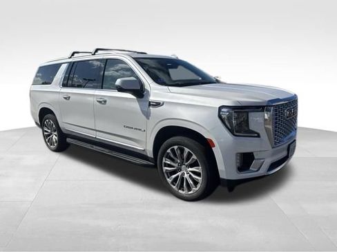 Used 2021 GMC Yukon XL Denali AWD/4WD image 7