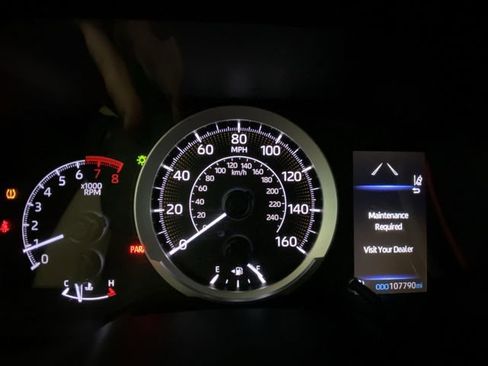 Used 2022 Toyota Corolla LE image 15