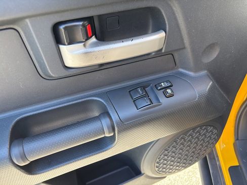 Used 2007 Toyota FJ Cruiser 4WD image 7