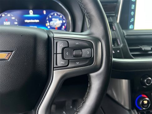 Used 2023 Chevrolet Suburban Premier image 24