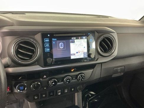 Used 2018 Toyota Tacoma TRD Off-Road w/ Technology Package image 16