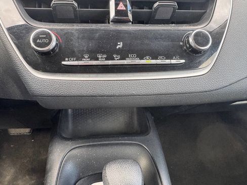 Used 2020 Toyota Corolla LE image 9