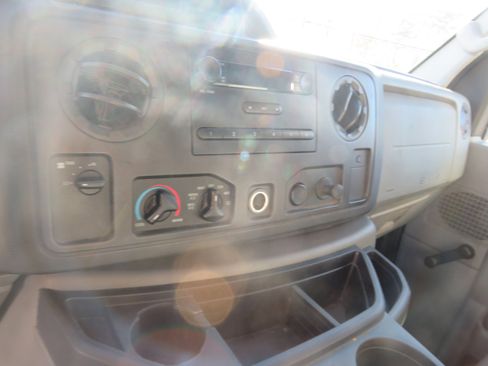 Used 2011 Ford E-350 and Econoline 350 Super Duty w/ Payload Pkg image 9