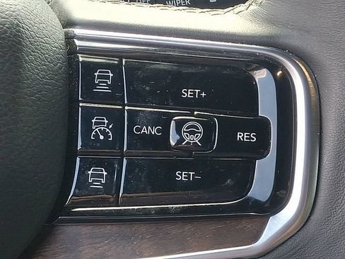 Used 2025 Jeep Grand Wagoneer 4WD w/ 8-Passenger Seating Package image 22