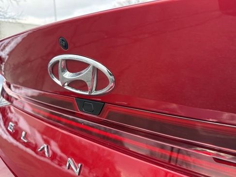Used 2023 Hyundai Elantra Limited image 14
