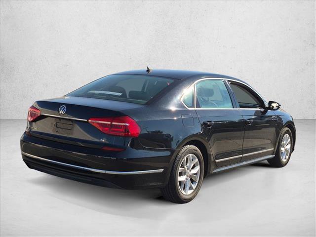 Used 2016 Volkswagen Passat 1.8T S FWD image 5