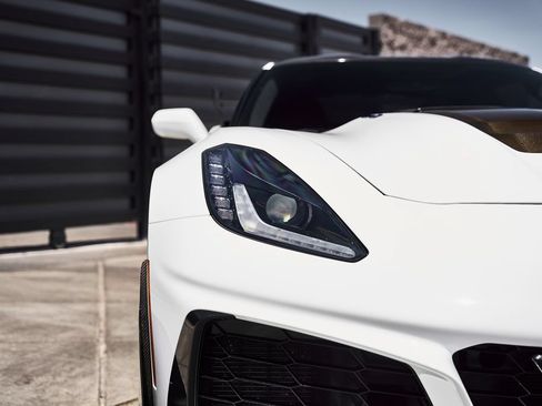 Used 2019 Chevrolet Corvette ZR1 RWD image 11