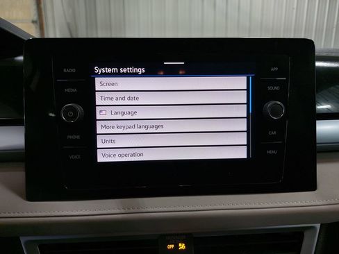 Used 2025 Volkswagen Taos SE AWD/4WD image 23
